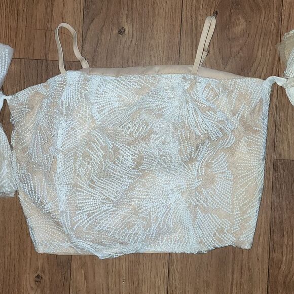 shoulder top  - Picture 2 of 5